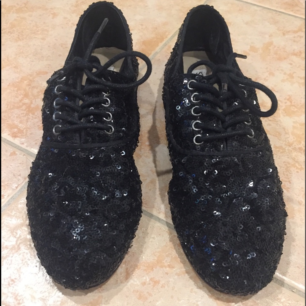 Sequined shoe by Steve Madden